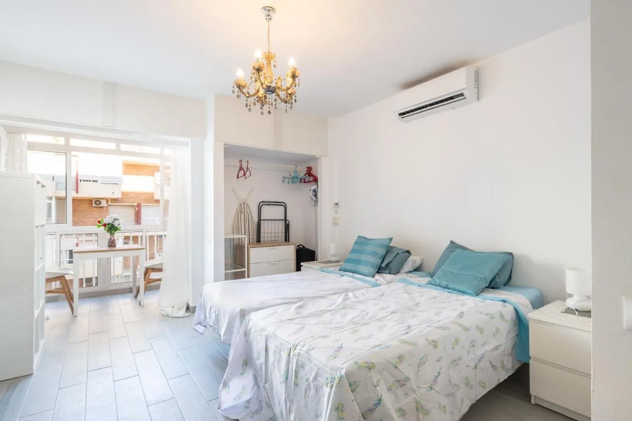 Apartamento RENTHAS Benalmadena Beach Studio